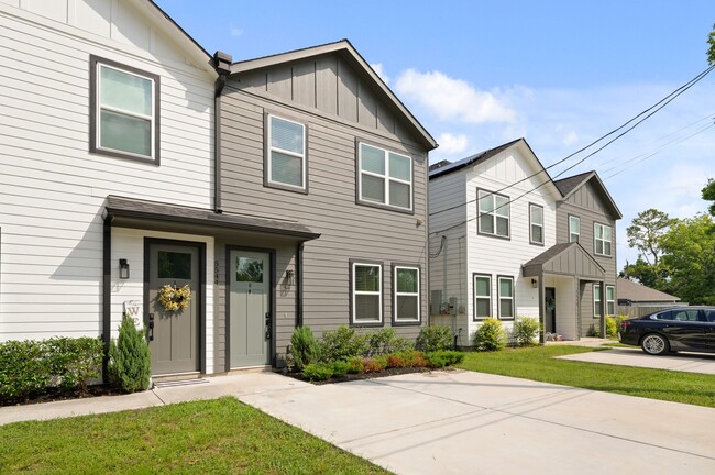 Building Photo - 5544 Shreveport Blvd