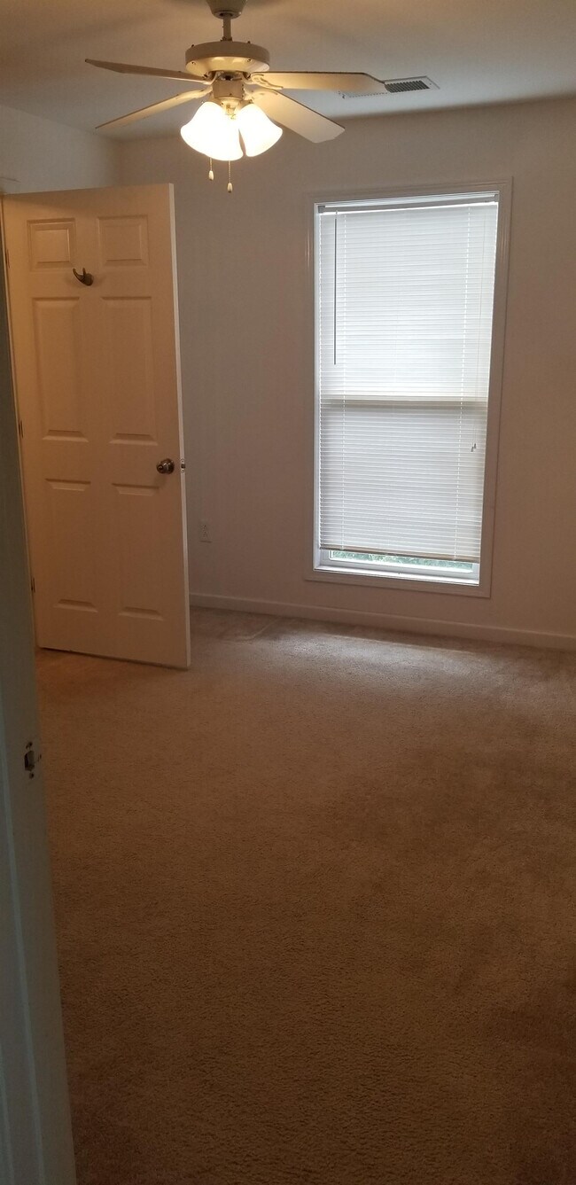 Photo - 1501 Graduate Ln