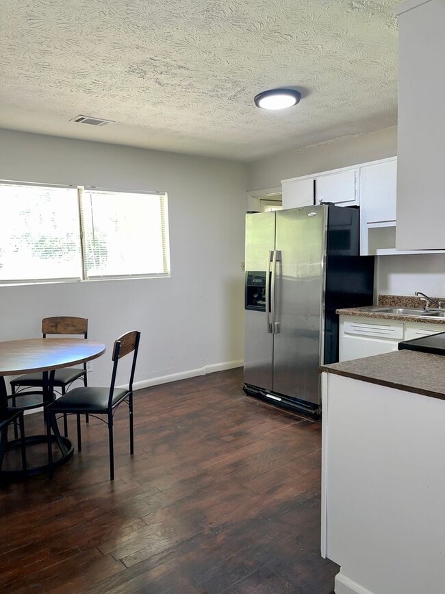 Photo - Fully Furnished Short Term Rental Home!