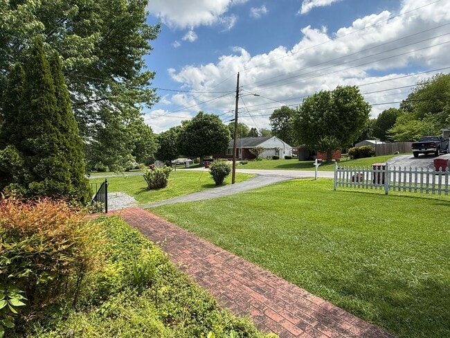 Photo - Beautiful 3 bedroom- North Johnson City