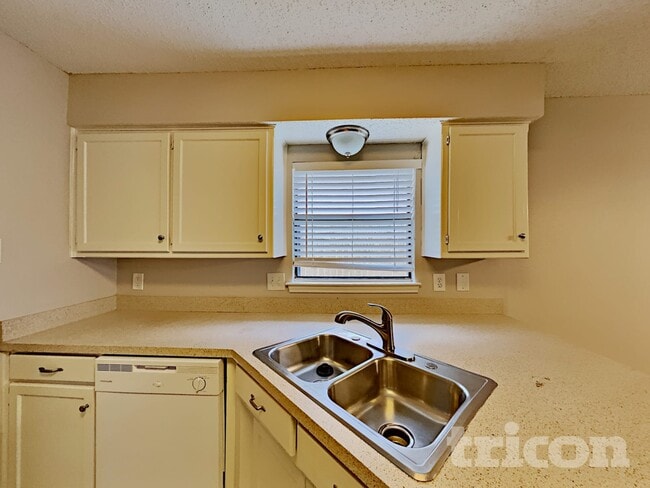 Photo - 2309 Rolling Creek Run