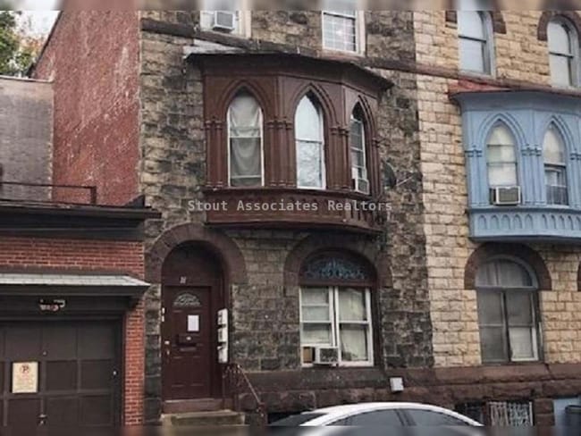 Photo - 111 S 8th St