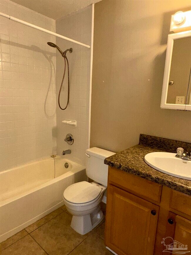 Photo - 3406 Green Briar Cir House