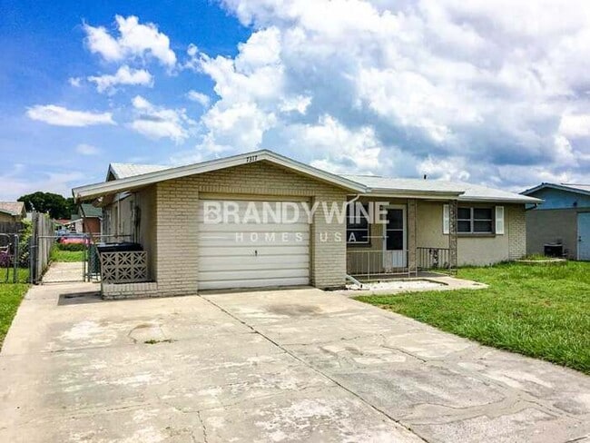 Photo - 7317 Oak Crest Dr