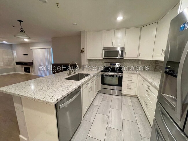 5765 Friars Rd Unidad 150