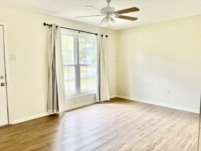 Photo - 555 Burgin Ave