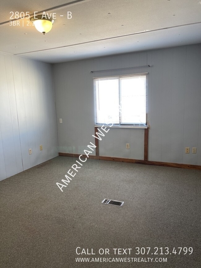 Photo - 2805 E Ave