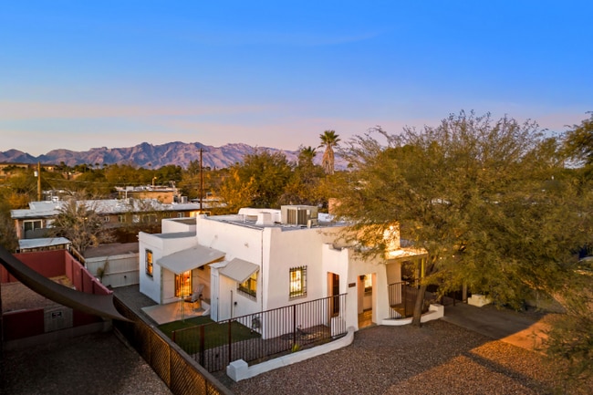 Photo - 1905 E 9th St