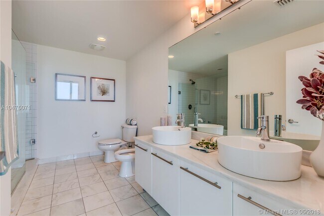 888 Biscayne Blvd Unit 2403