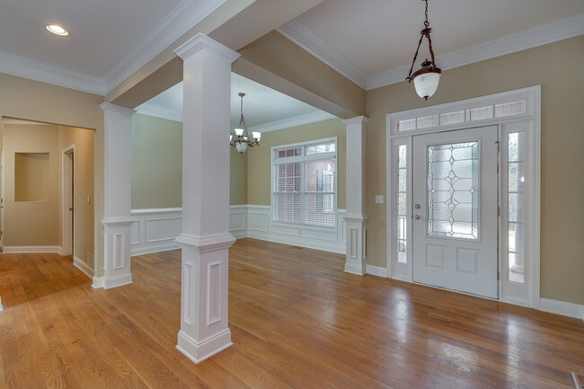 Photo - Huge 2 Homes in 1 with 2 full kitchens