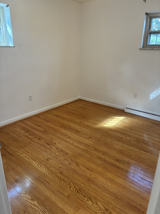 Master bedroom - 1130 River Hill Dr Unit Devou Park #1