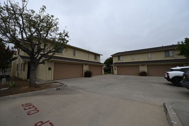 Photo - Spacious 3 Bed / 2.5 Bath Townhome in Gated Community – El Cajon