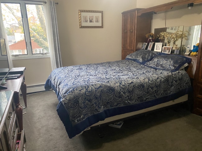 Photo - 81-52-81242 242nd St