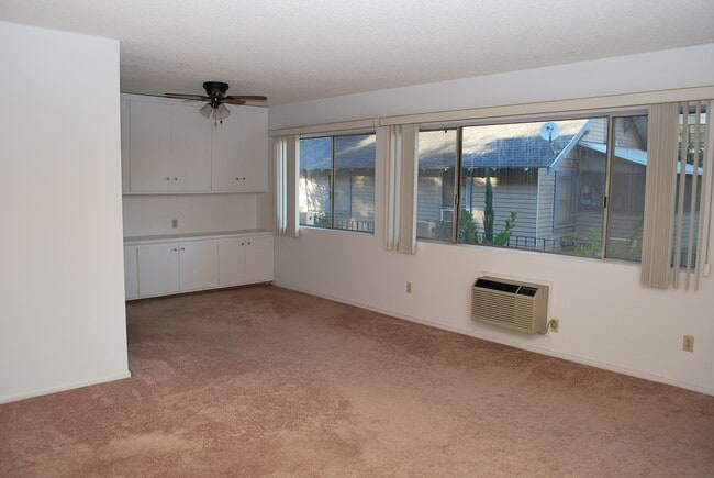 Living/Dining Rooms - 236 S Mentor Ave