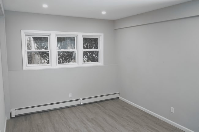 Photo - Hillside Gardens