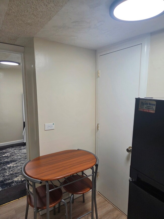 Photo - 2100 W Cheltenham Ave Unit Back lower level