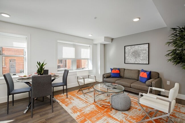 Photo - 3835 Main St Unidad - 702