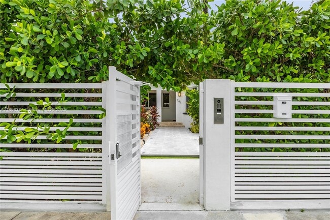 Photo - 741 NE 87th St