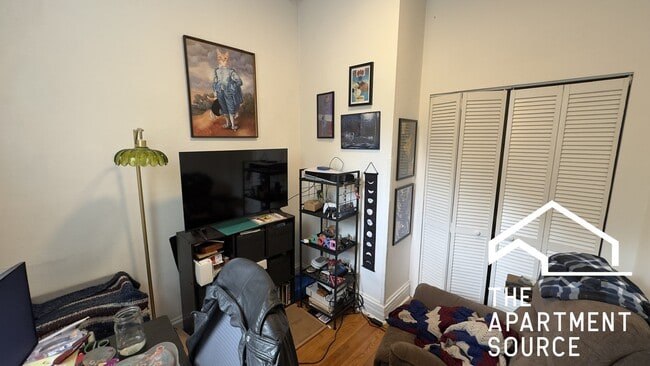 Photo - 2049 N Bingham St Unidad 2F
