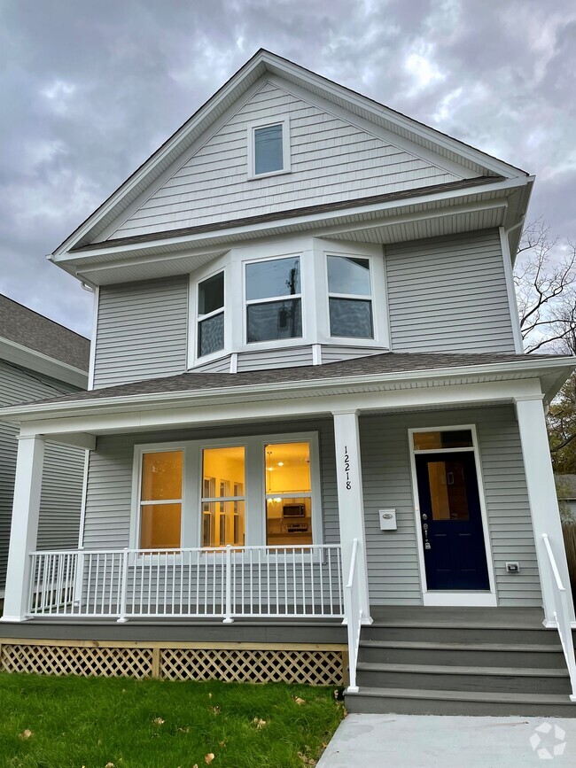 Building Photo - 12218 Ashbury Ave Rental