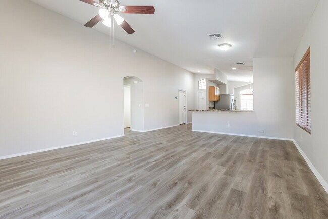 Photo - 3834 E Longhorn Dr