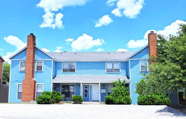 Building Photo - 3407 Victoria Cir Unit Apt C