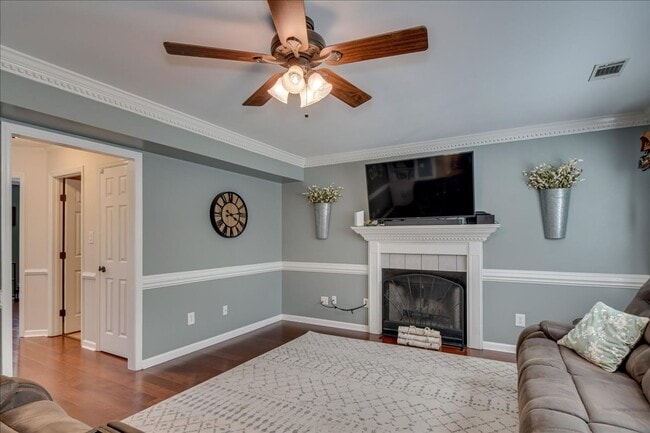 Photo - 1156 Parkside Trail