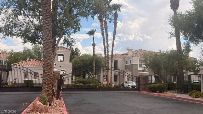 Building Photo - 2325 Windmill Pkwy Unit 1613
