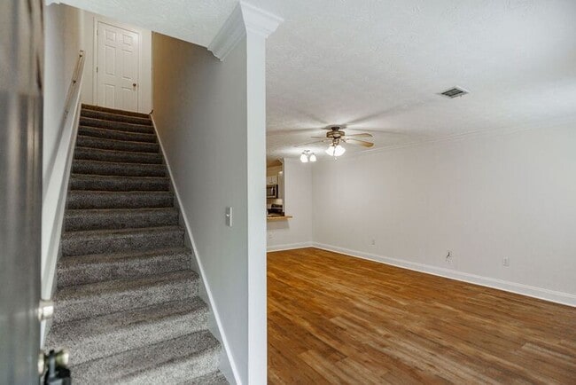 Photo - 105 Westchester Dr