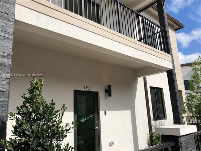 Photo - 4937 NW 84th Ave