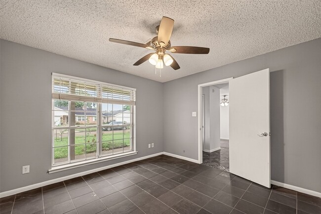 Photo - 16219 Rill Ln