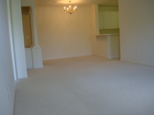 Comida - 7000 Falls Reach Dr Unidad 309