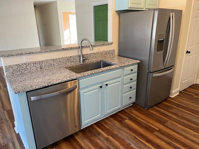 Photo - 825 9th Ave W