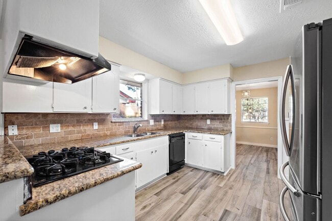 Photo - 1115 Cottage Oak Ln