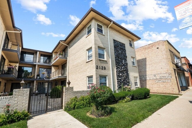 Building Photo - 2128 N Harlem Ave Unit 2E
