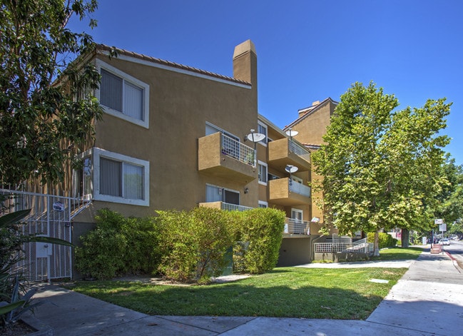 Building Photo - Paramount Villas Rental