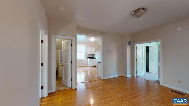 Photo - 1122 E Market St