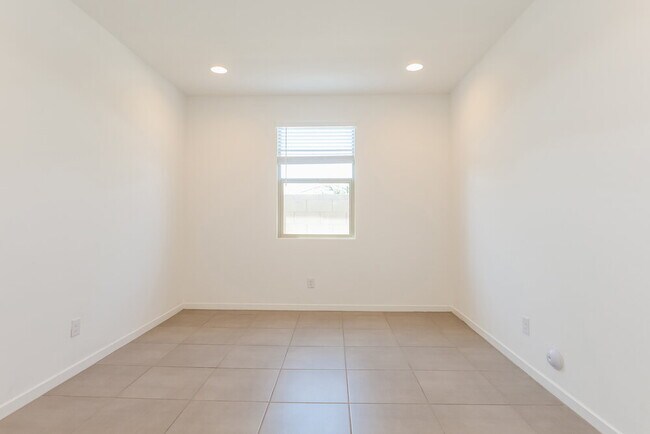 Photo - 5647 W Walatowa St