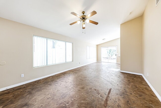 Photo - 1327 E Muriel Dr