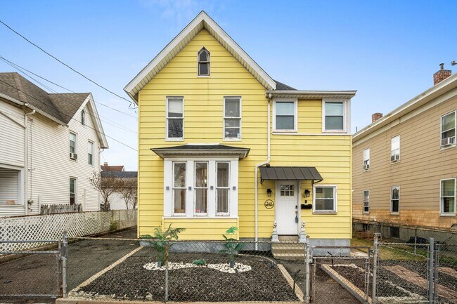 Photo - 369 Park St House