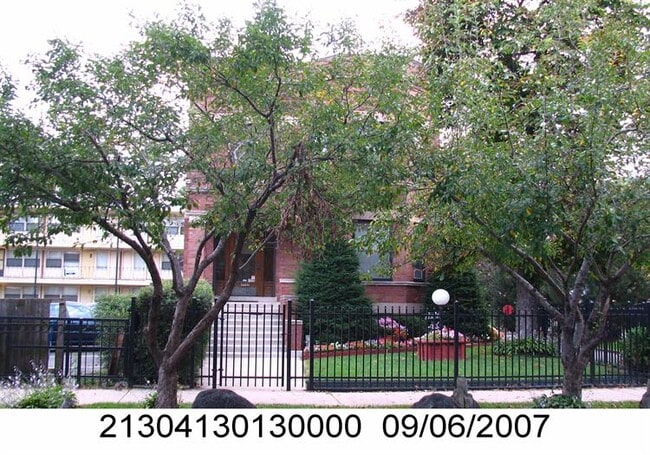Building Photo - 7755 S South Shore Dr Unit 2E