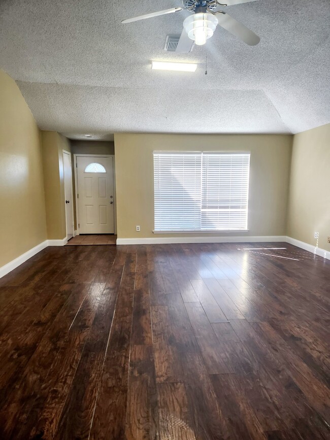 Photo - 6319 Pouter Dr