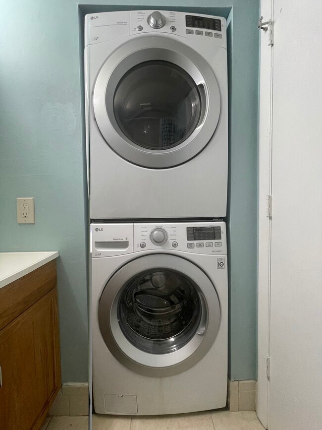 Photo - 640 Tennis Club Dr Unidad 311