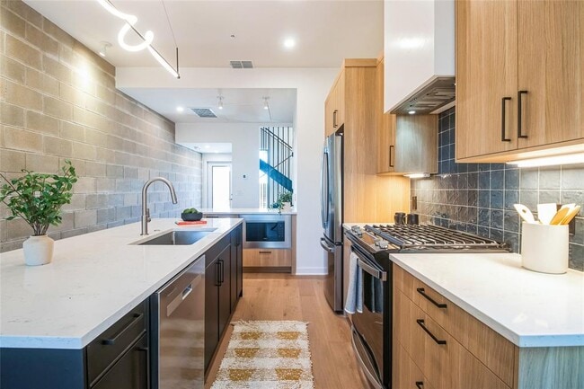 Building Photo - 700 Denson Dr Unit 1104 Rental