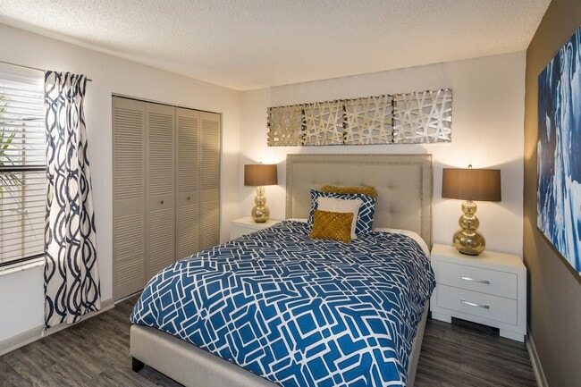 2BR, 1BA - 1,012SF - Second Bedroom