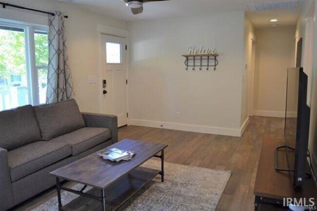 124 N Bryan Ave