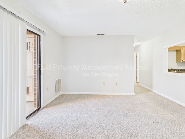 Photo - 325 Campbell St.