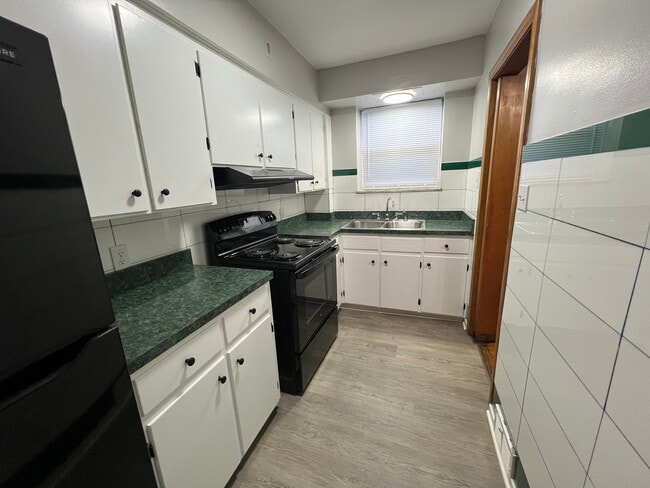 Cocina del W. Market - Cypress West Akron Apartments