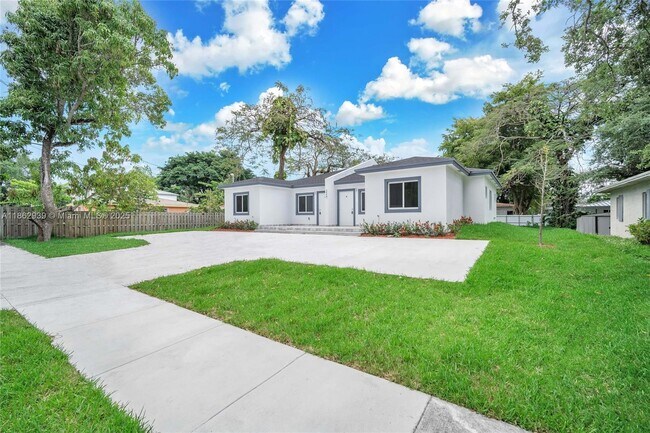 Photo - 2448 NW 42nd St Unit B