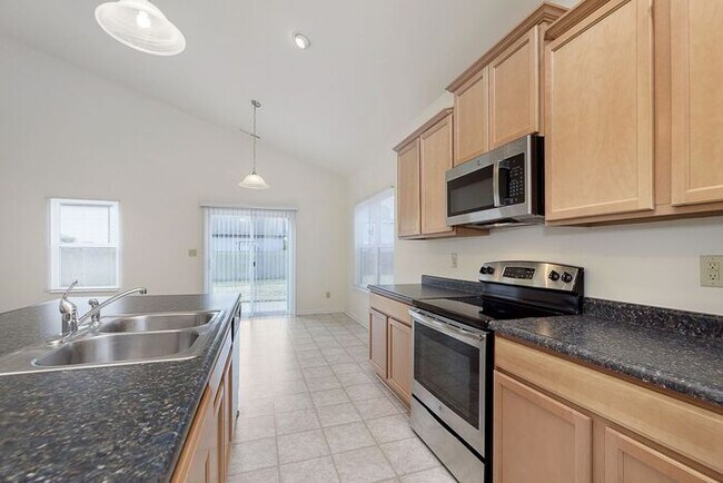 Photo - 3 Bedroom 2 Full Bath Ranch in Westfield in Popular Maple Knoll!